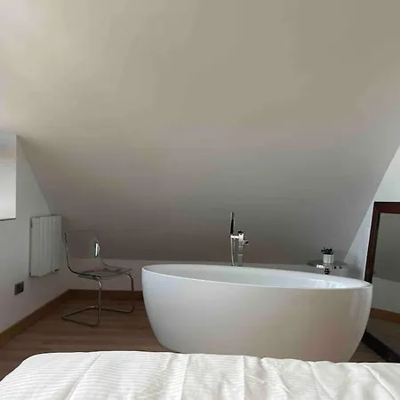 The Pump House Hot Tub Retreat Outskirts Of Leeds Holiday home