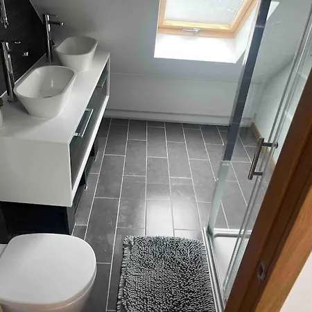 The Pump House Hot Tub Retreat Outskirts Of Leeds * Leeds (West Yorkshire)