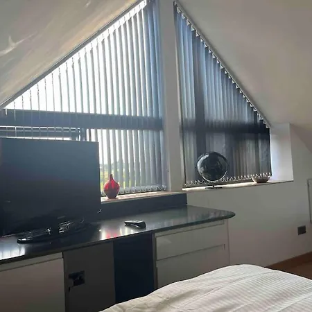 The Pump House Hot Tub Retreat Outskirts Of Leeds * Leeds (West Yorkshire)